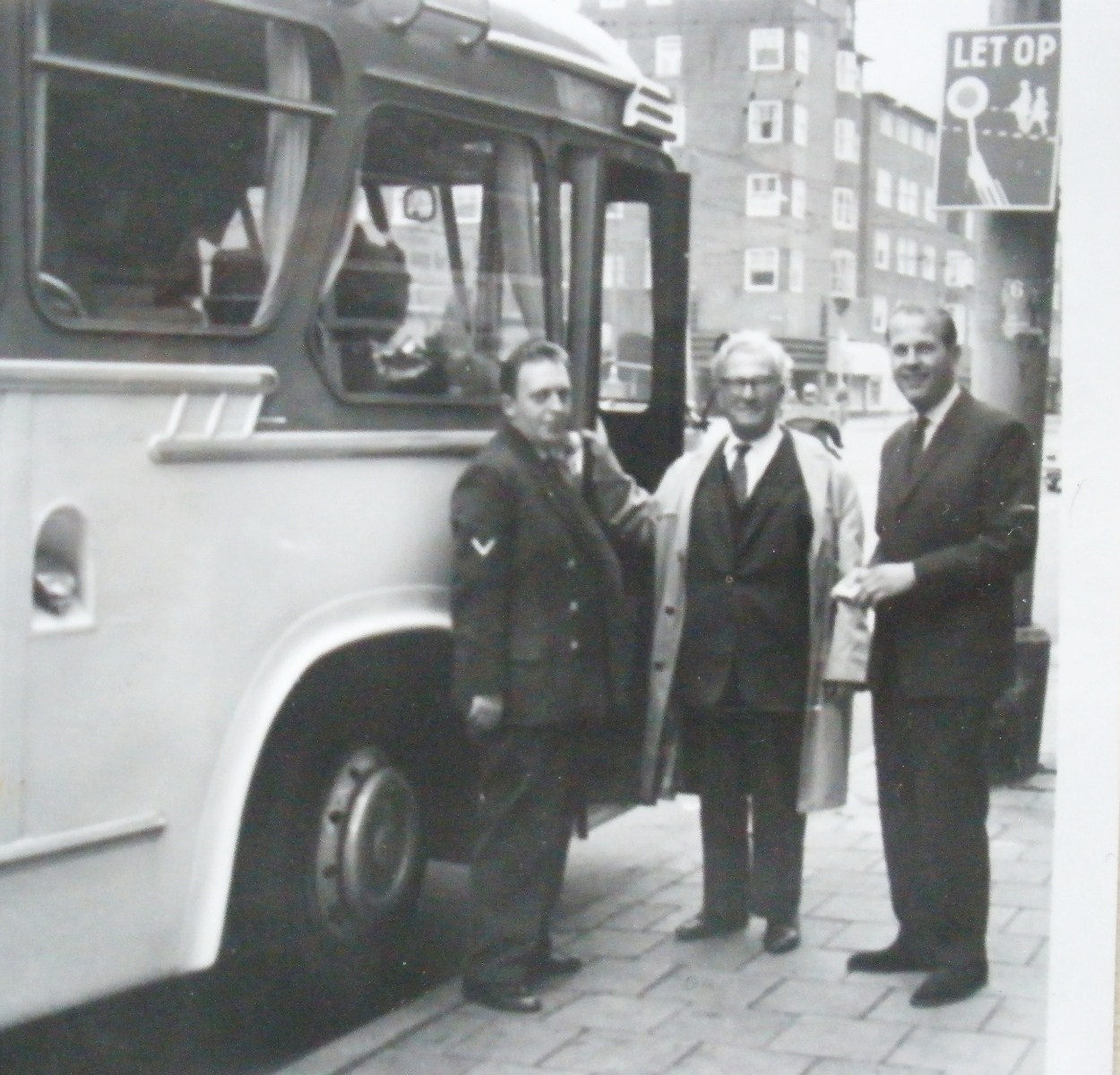 de bus die m'n vader organiseerde naar de uitwedstrijden van Ajax.